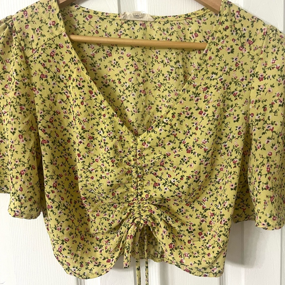 La Hearts Yellow Green Flutter Sleeve Crop Top